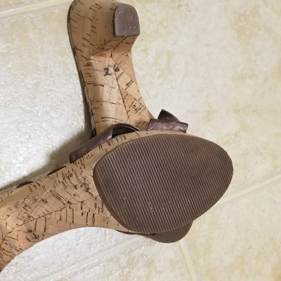 Coach - Picture 3 of 4